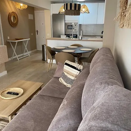 Apartment Piso Centrico En Calle Luis Vives 1,